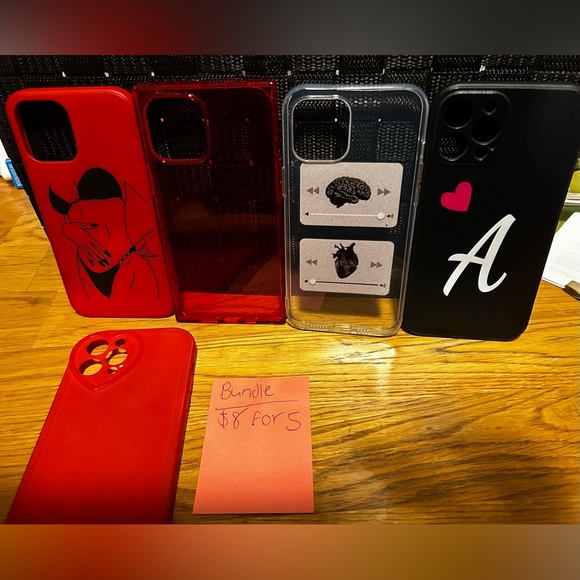 Phone case bundle-in good shape - Picture 1 of 1